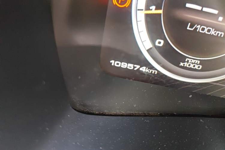 Used Wey VV7 2017 2.0T Ultra-Luxury Version Odometer Close Up