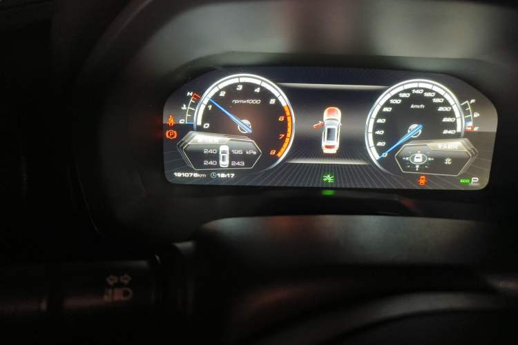 Used Wey VV7 2017 2.0T Luxury Model Odometer Close Up