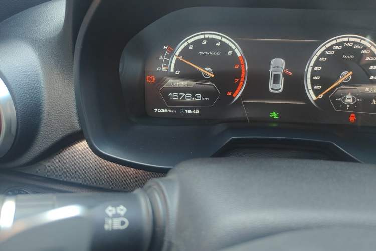 Used Wey VV7 2017 2.0T Flagship Model Odometer Close Up
