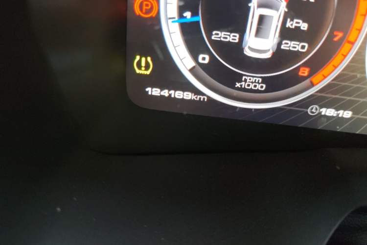 Used Wey VV7 2017 2.0T Flagship Model Odometer Close Up