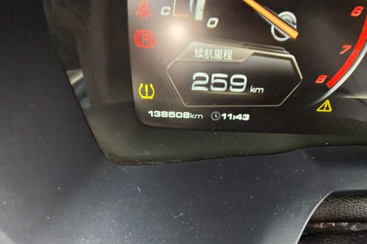 Used Wey VV7 2017 2.0T Ultra-Luxury Version Odometer Close Up