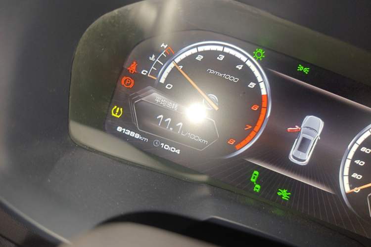 Used Wey VV7 2017 2.0T Flagship Model Odometer Close Up