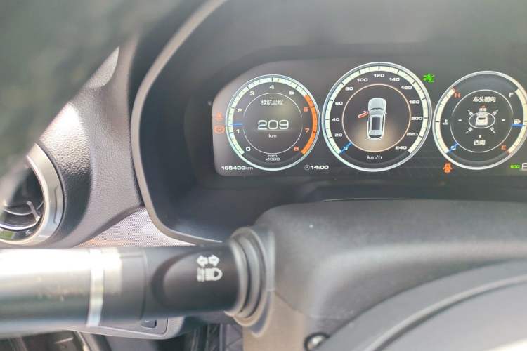 Used Wey VV7 2017 2.0T Flagship Model Odometer Close Up