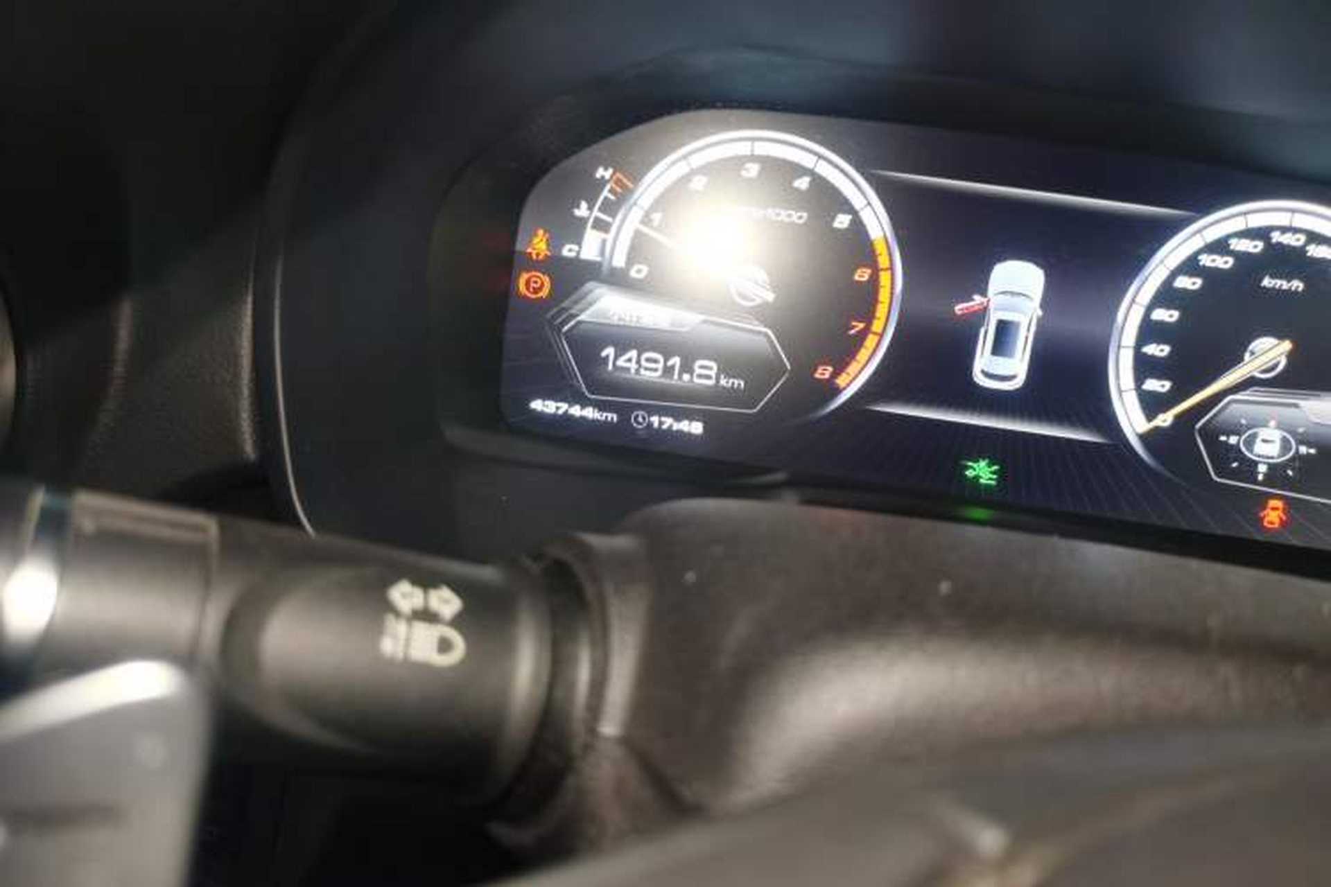 Used Wey VV7 2017 2.0T Flagship Model Odometer Close Up