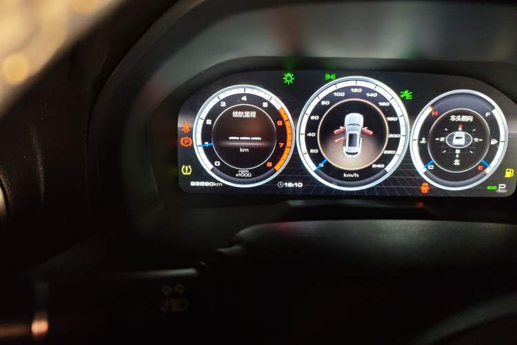 Used Wey VV7 2017 2.0T Flagship Model Odometer Close Up