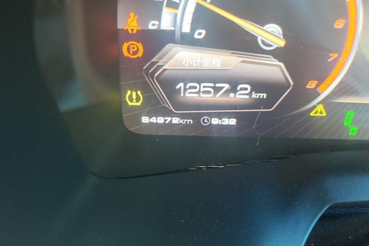 Used Wey VV7 2017 2.0T Flagship Model Odometer Close Up