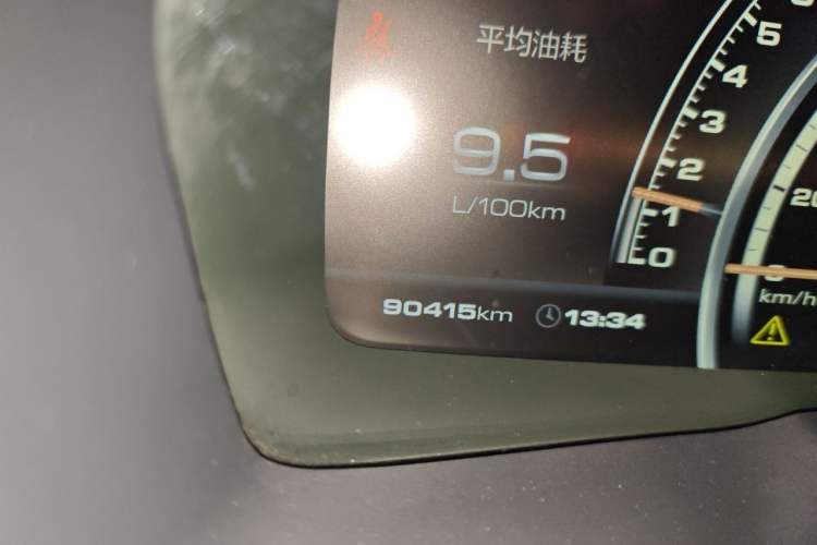Used Wey VV7 2017 2.0T Flagship Model Odometer Close Up