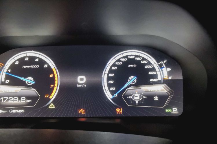 Used Wey VV7 2017 2.0T Flagship Model Odometer Close Up