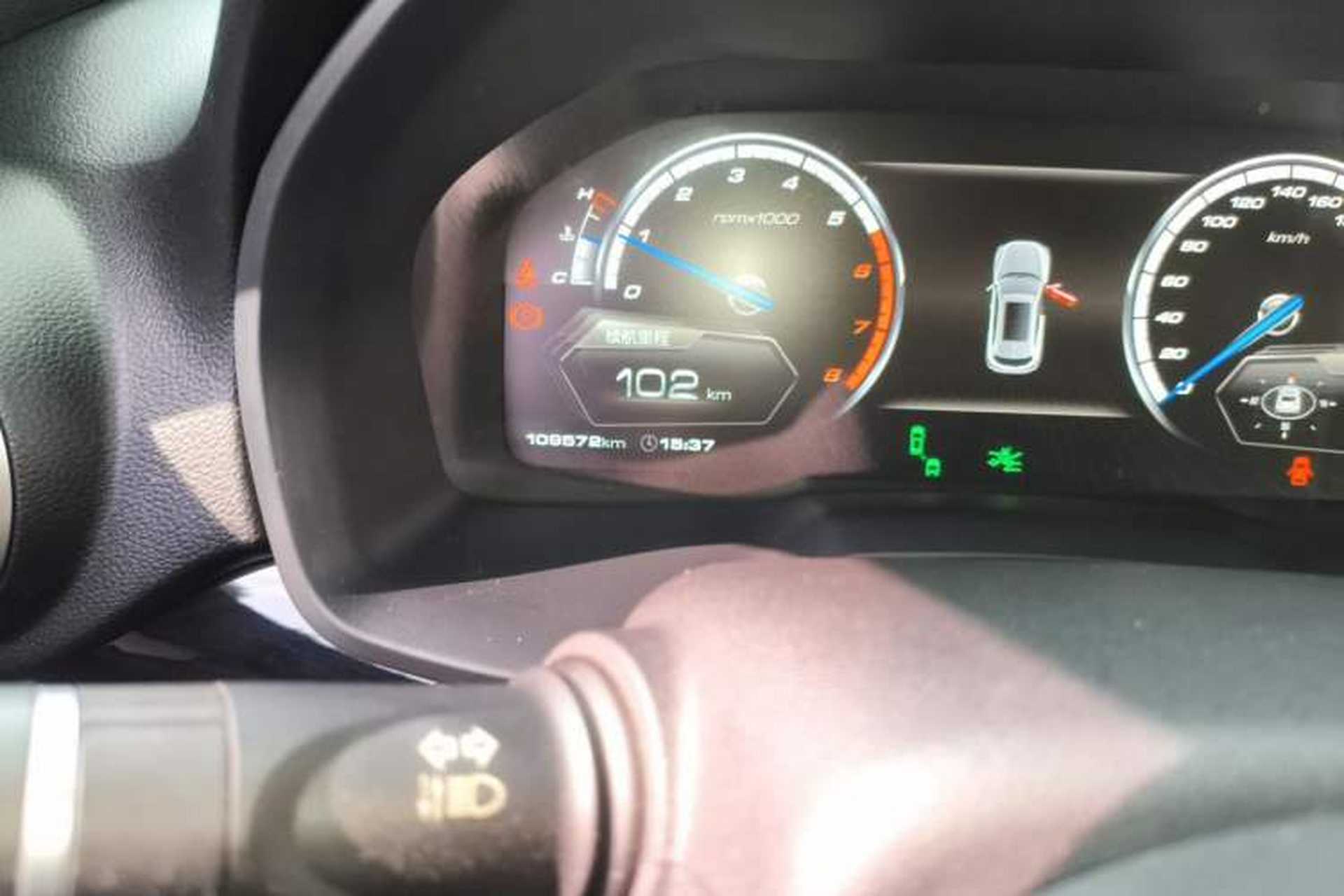 Used Wey VV7 2017 2.0T Flagship Model Odometer Close Up