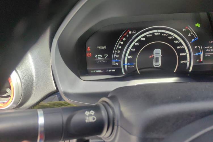 Used Wey VV7 2017 2.0T Flagship Model Odometer Close Up
