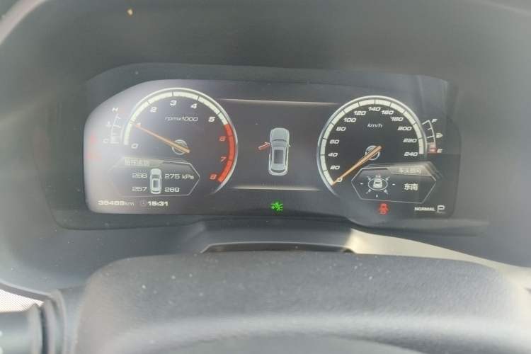 Used Wey VV7 2017 2.0T Flagship Model Odometer Close Up