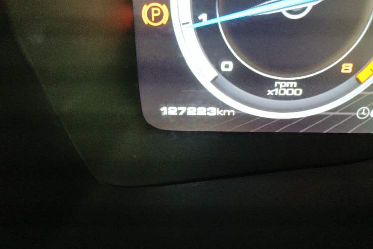 Used Wey VV7 2017 2.0T Flagship Model Odometer Close Up