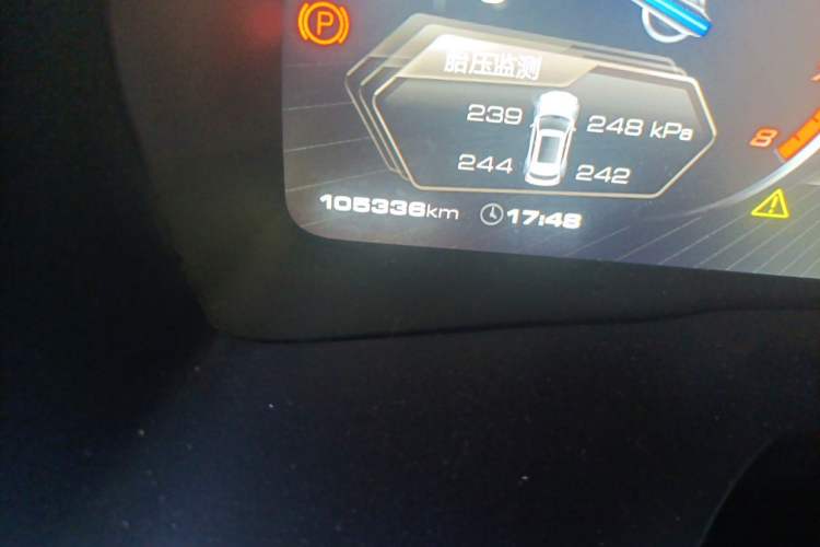 Used Wey VV7 2017 2.0T Flagship Model Odometer Close Up