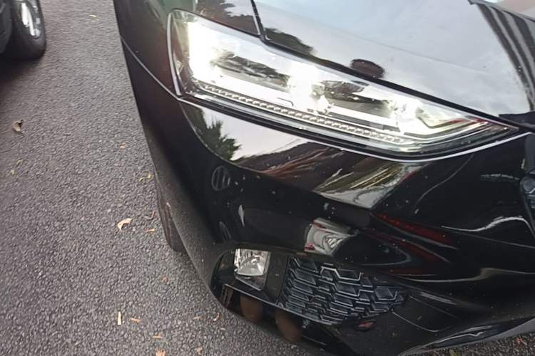 Used Wey VV7 2017 2.0T Ultra-Luxury Version Right Front Headlight