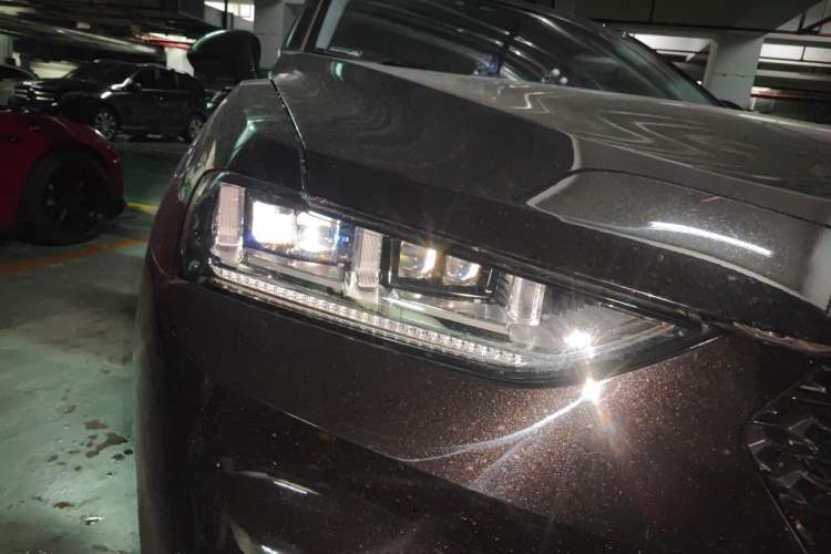 Used Wey VV7 2017 2.0T Flagship Model Right Front Headlight