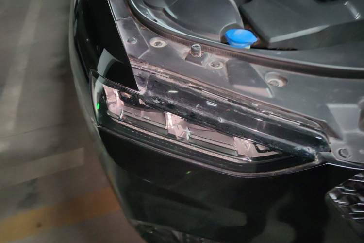 Used Wey VV7 2017 2.0T Ultra-Luxury Version Right Front Headlight