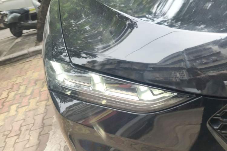 Used Wey VV7 2017 2.0T Flagship Model Right Front Headlight