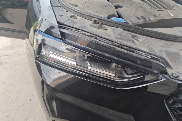 Used Wey VV7 2017 2.0T Luxury Model Right Front Headlight