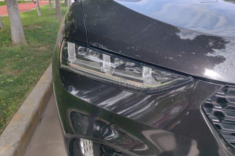 Used Wey VV7 2017 2.0T Luxury Model Right Front Headlight