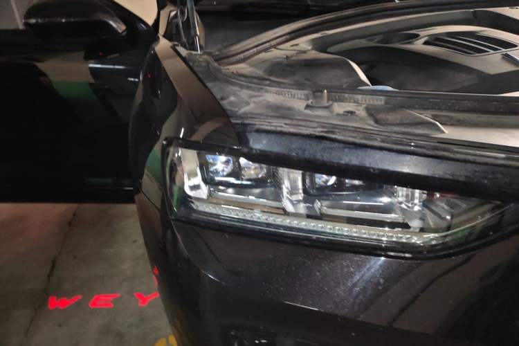 Used Wey VV7 2017 2.0T Flagship Model Right Front Headlight