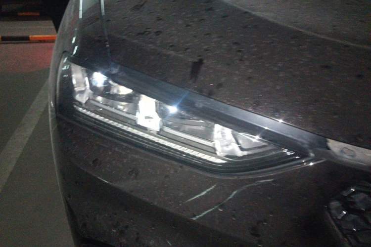Used Wey VV7 2017 2.0T Flagship Model Right Front Headlight