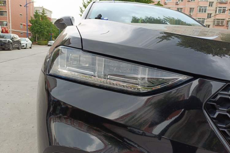 Used Wey VV7 2017 2.0T Luxury Model Right Front Headlight
