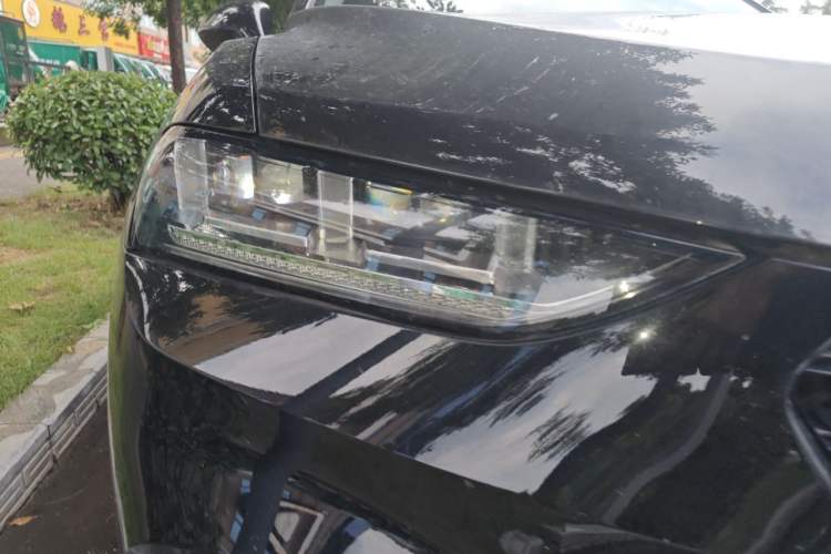 Used Wey VV7 2017 2.0T Flagship Model Right Front Headlight