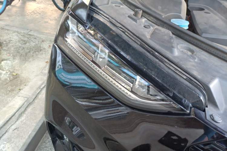 Used Wey VV7 2017 2.0T Flagship Model Right Front Headlight