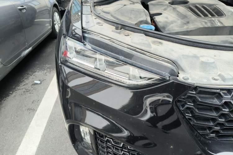 Used Wey VV7 2017 2.0T Ultra-Luxury Version Right Front Headlight