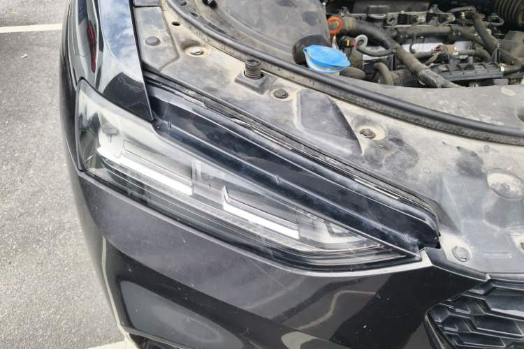 Used Wey VV7 2017 2.0T Luxury Model Right Front Headlight