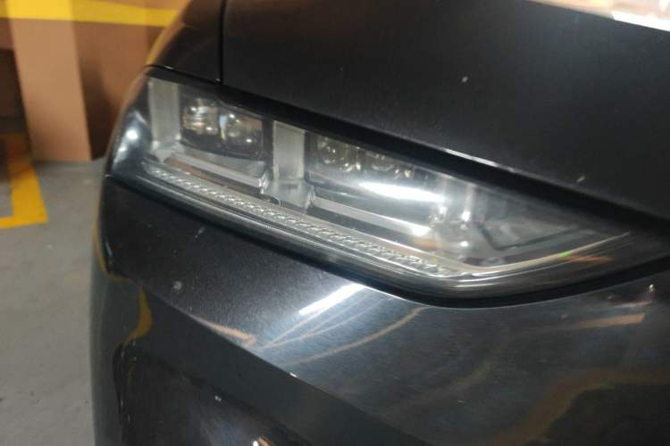 Used Wey VV7 2017 2.0T Flagship Model Right Front Headlight