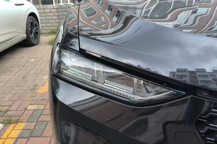Used Wey VV7 2017 2.0T Ultra-Luxury Version Right Front Headlight