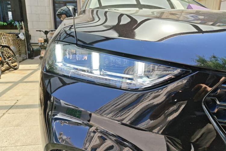 Used Wey VV7 2017 2.0T Flagship Model Right Front Headlight