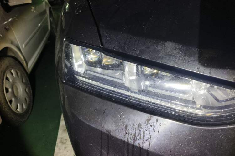 Used Wey VV7 2017 2.0T Luxury Model Right Front Headlight