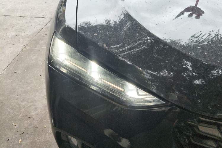 Used Wey VV7 2017 2.0T Flagship Model Right Front Headlight