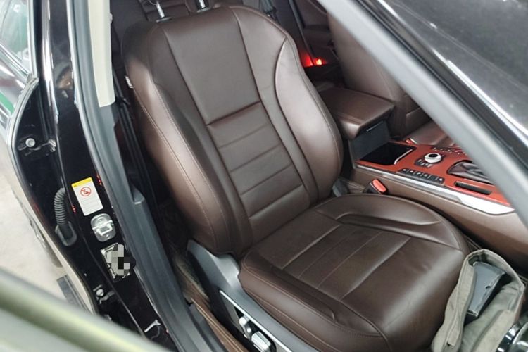 Used Wey VV7 2017 2.0T Flagship Model Right Front Seat