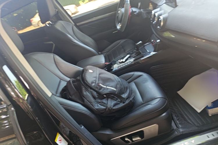 Used Wey VV7 2017 2.0T Flagship Model Right Front Seat