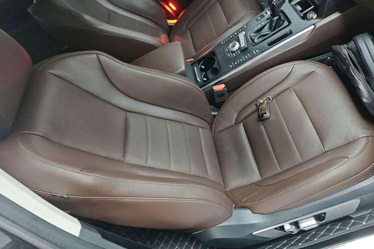 Used Wey VV7 2017 2.0T Ultra-Luxury Version Right Front Seat