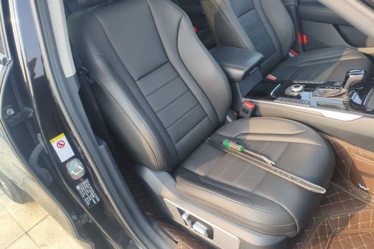 Used Wey VV7 2017 2.0T Ultra-Luxury Version Right Front Seat