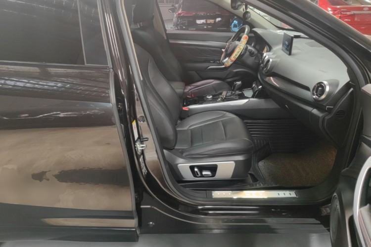 Used Wey VV7 2017 2.0T Flagship Model Right Front Seat