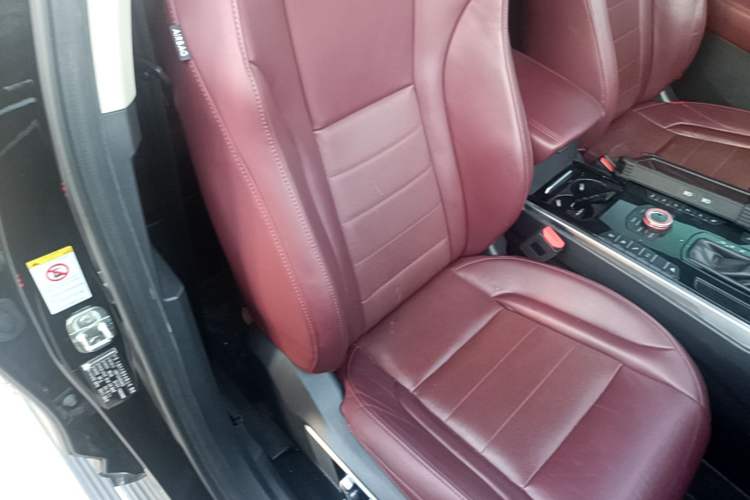 Used Wey VV7 2017 2.0T Flagship Model Right Front Seat