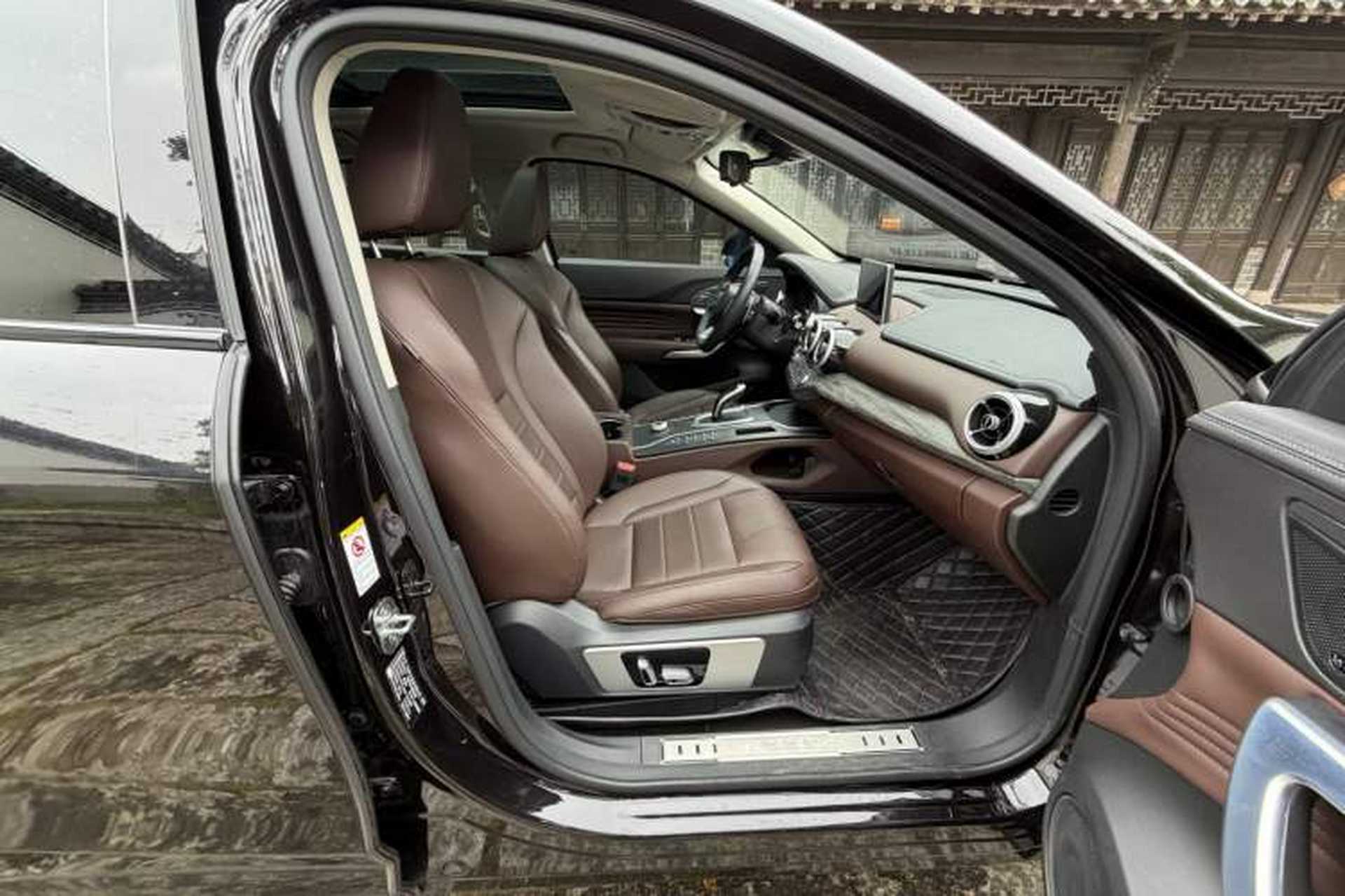 Used Wey VV7 2017 2.0T Ultra-Luxury Version Right Front Seat