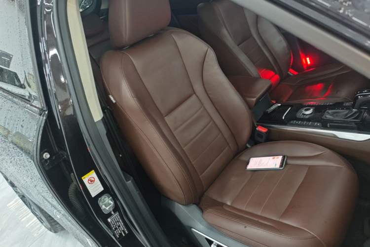 Used Wey VV7 2017 2.0T Flagship Model Right Front Seat