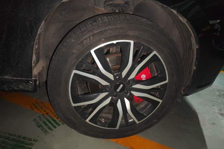 Used Wey VV7 2017 2.0T Flagship Model Right Front Wheel Hub