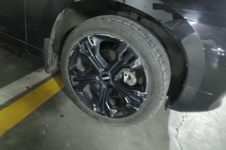 Used Wey VV7 2017 2.0T Flagship Model Right Front Wheel Hub