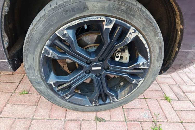 Used Wey VV7 2017 2.0T Flagship Model Right Front Wheel Hub