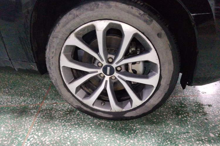 Used Wey VV7 2017 2.0T Ultra-Luxury Version Right Front Wheel Hub