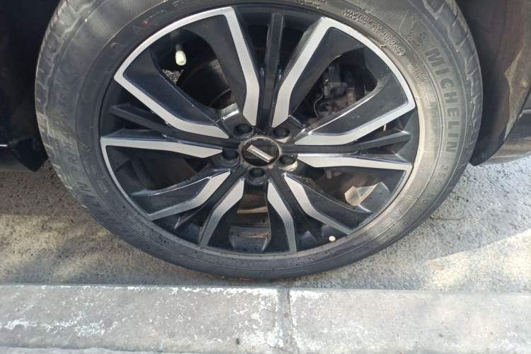 Used Wey VV7 2017 2.0T Flagship Model Right Front Wheel Hub