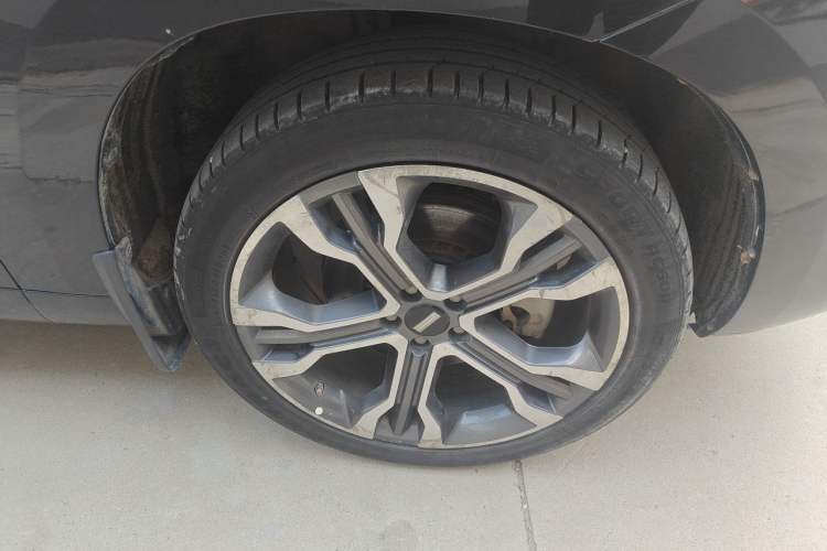 Used Wey VV7 2017 2.0T Flagship Model Right Front Wheel Hub