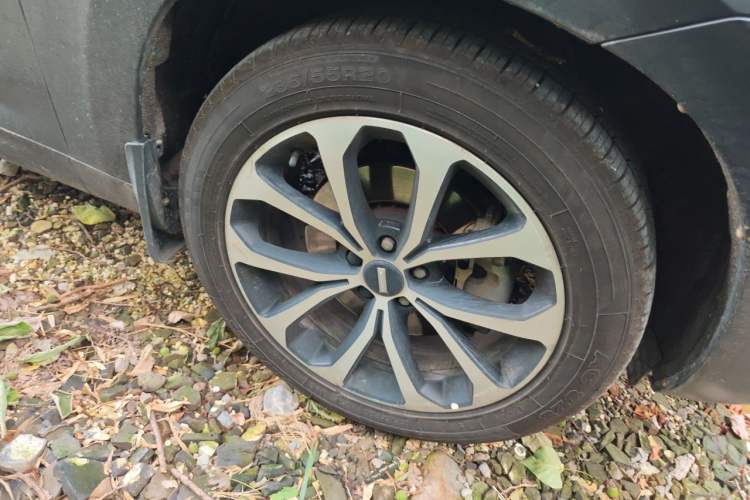 Used Wey VV7 2017 2.0T Ultra-Luxury Version Right Front Wheel Hub